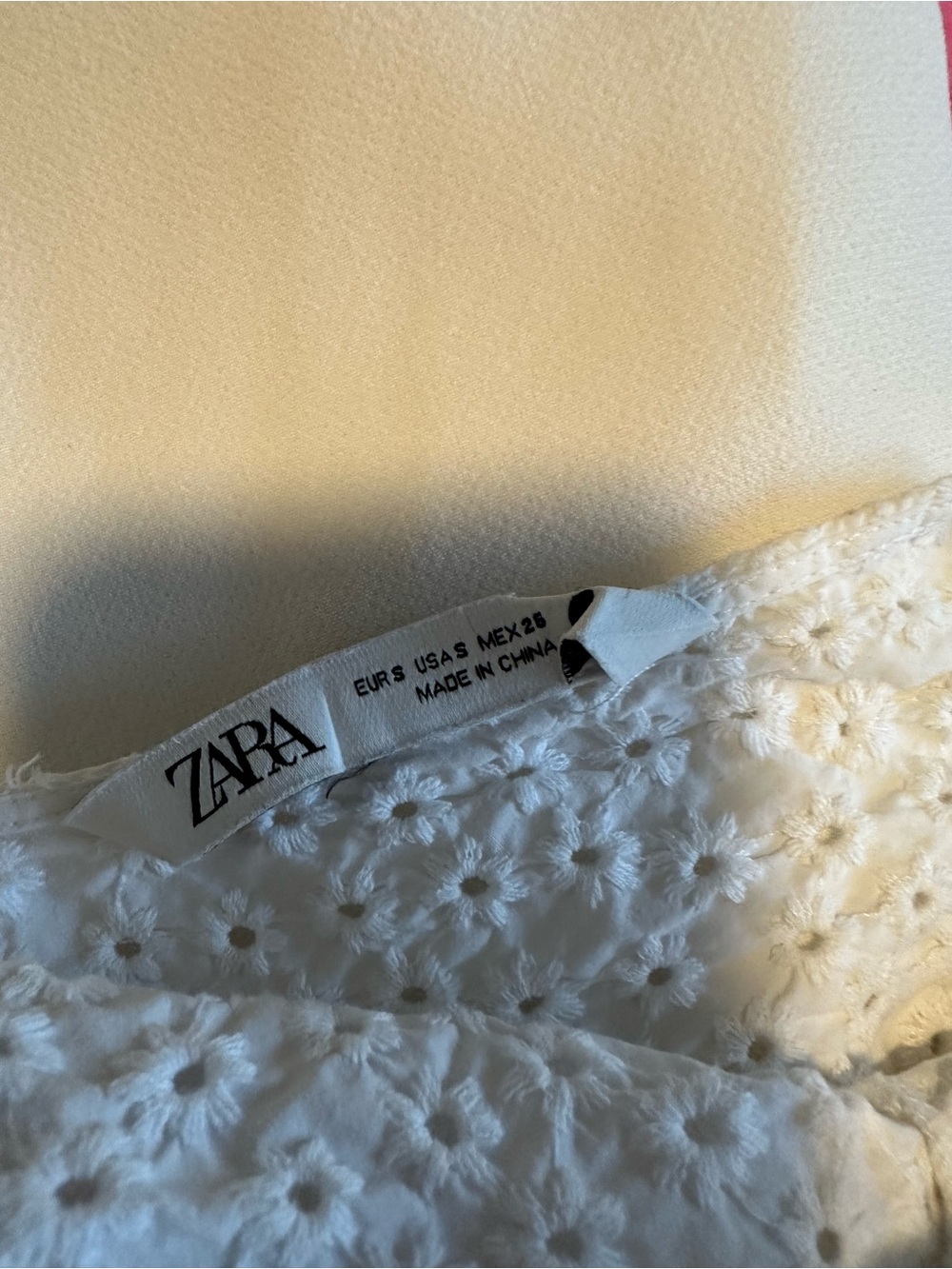 Zara White Eyelet Puff Sleeve Blouse - Picture 3 of 3